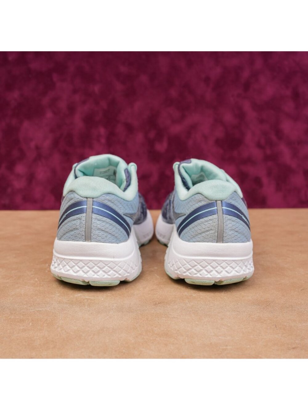 Saucony Women Everun ISO 2 Low Top Running Lace up Sneakers size 7.5 - Picture 4 of 9